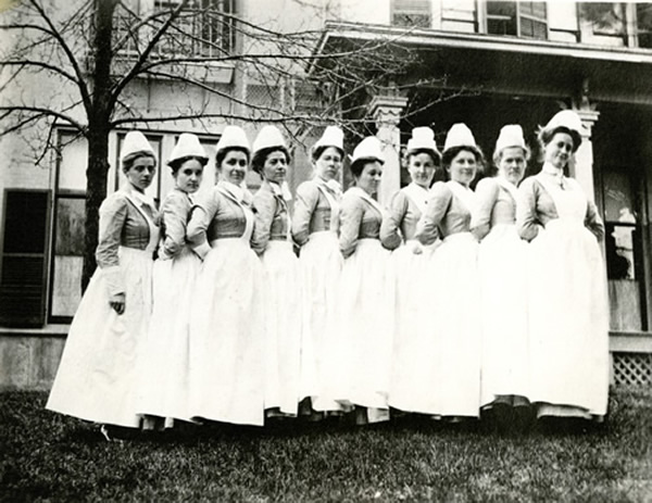 Student nurses circa 1900-1910