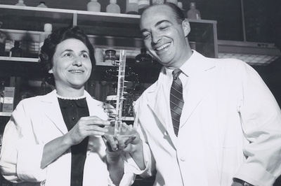 Story of Arthur and Sylvia Kornbergs Photo of Arthur and Sylvia Kornberg