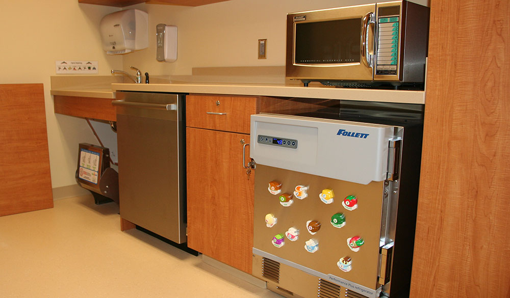 The kitchen in the feeding exam room
