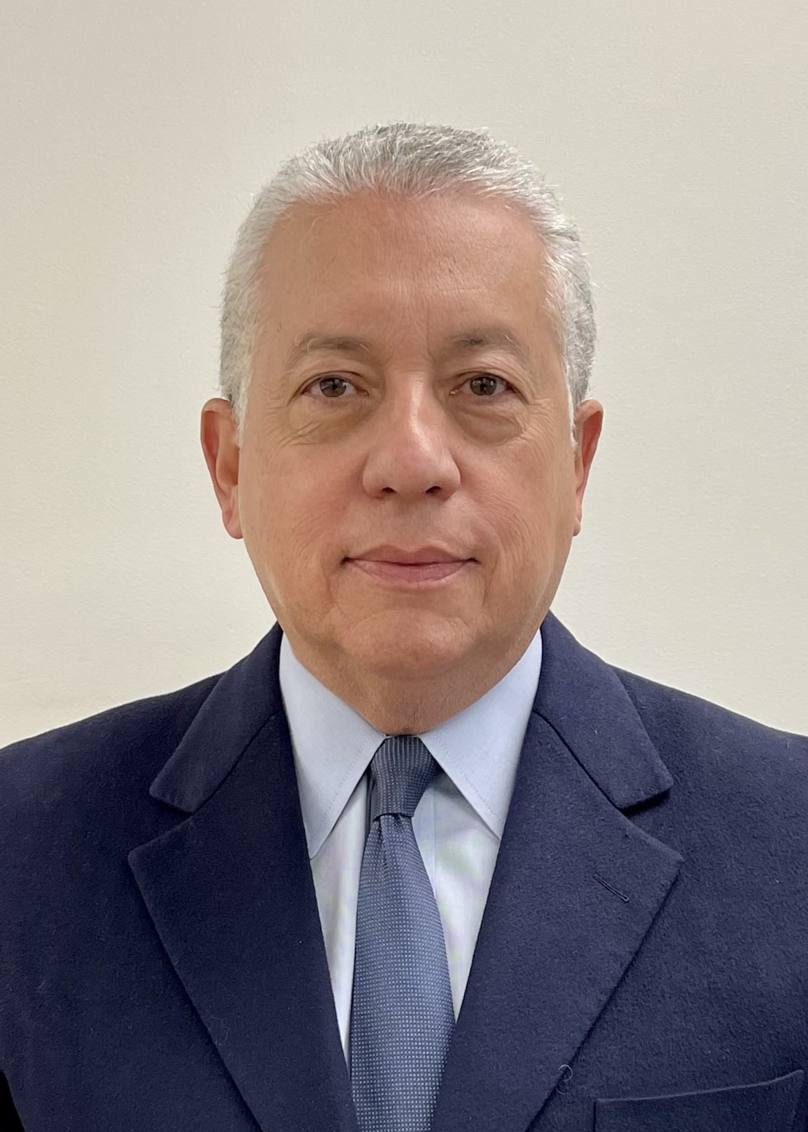 Dr. Pedro Santiago