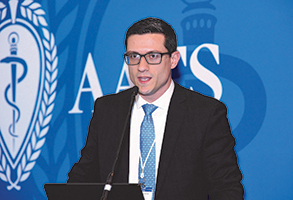 Dr. Bart Simon (’22) presents his research at AATS annual meeting in 2019