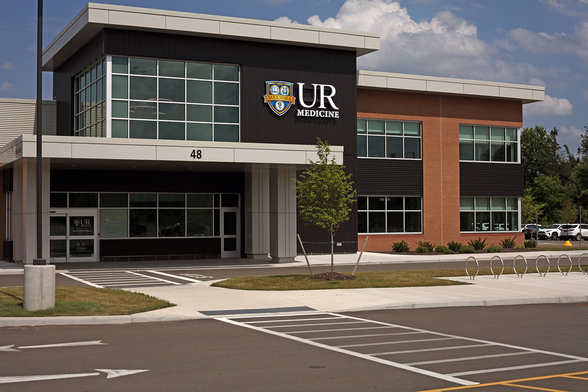 Entrance of Flaum Eye Institute - Geneseo office