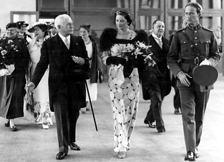Dr. Harvey addressing the King and Queen of Belgium