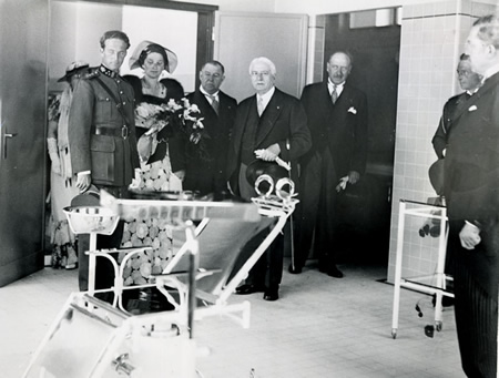 Royalty viewing a clinic at Eastman Dental Brussels