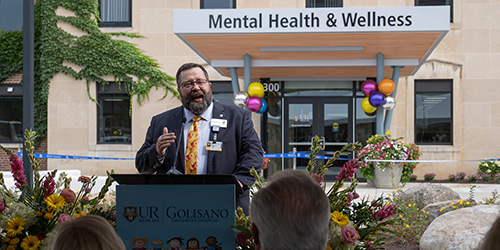 Michael Scharf giving speech