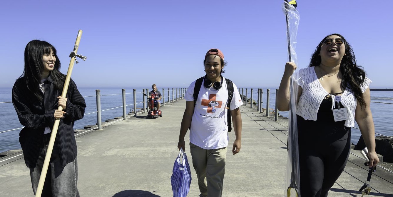 The People and Partnerships Moving Microplastics Research Forward. Test