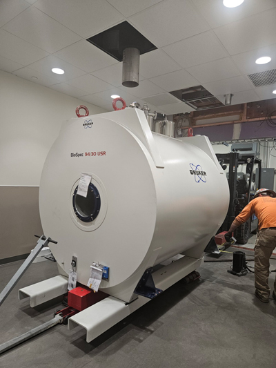 Installation of the 9.4T Bruker animal MRI in UR CABIN
